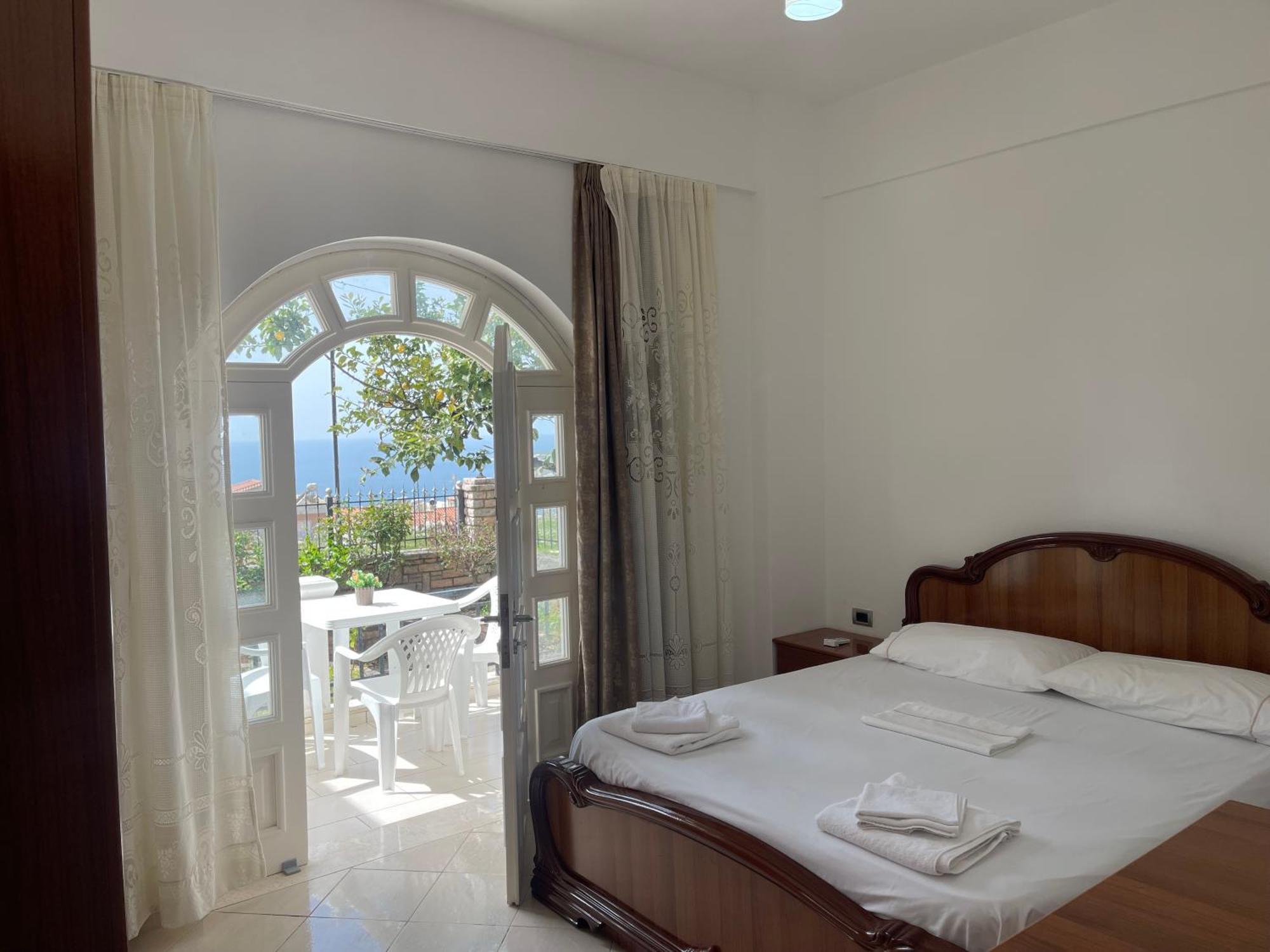 Villa Sildi Sarandë Exteriör bild